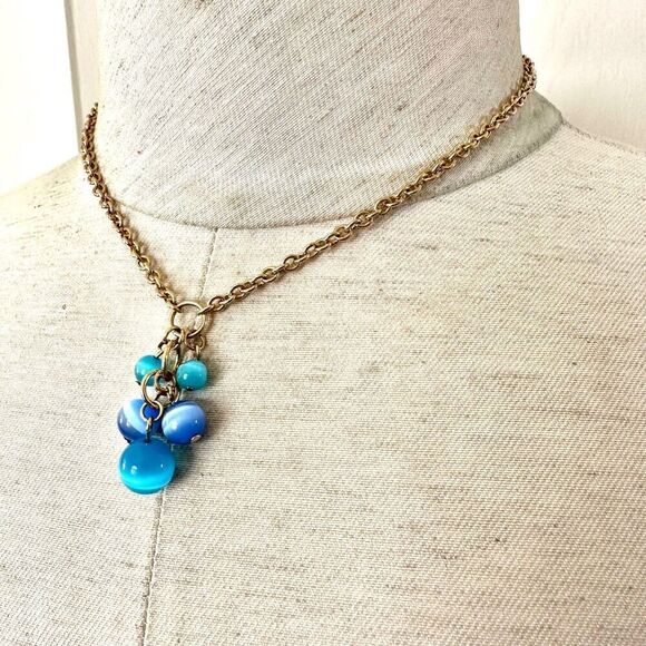 Gold tone blue beaded necklace - Picture 2 of 8